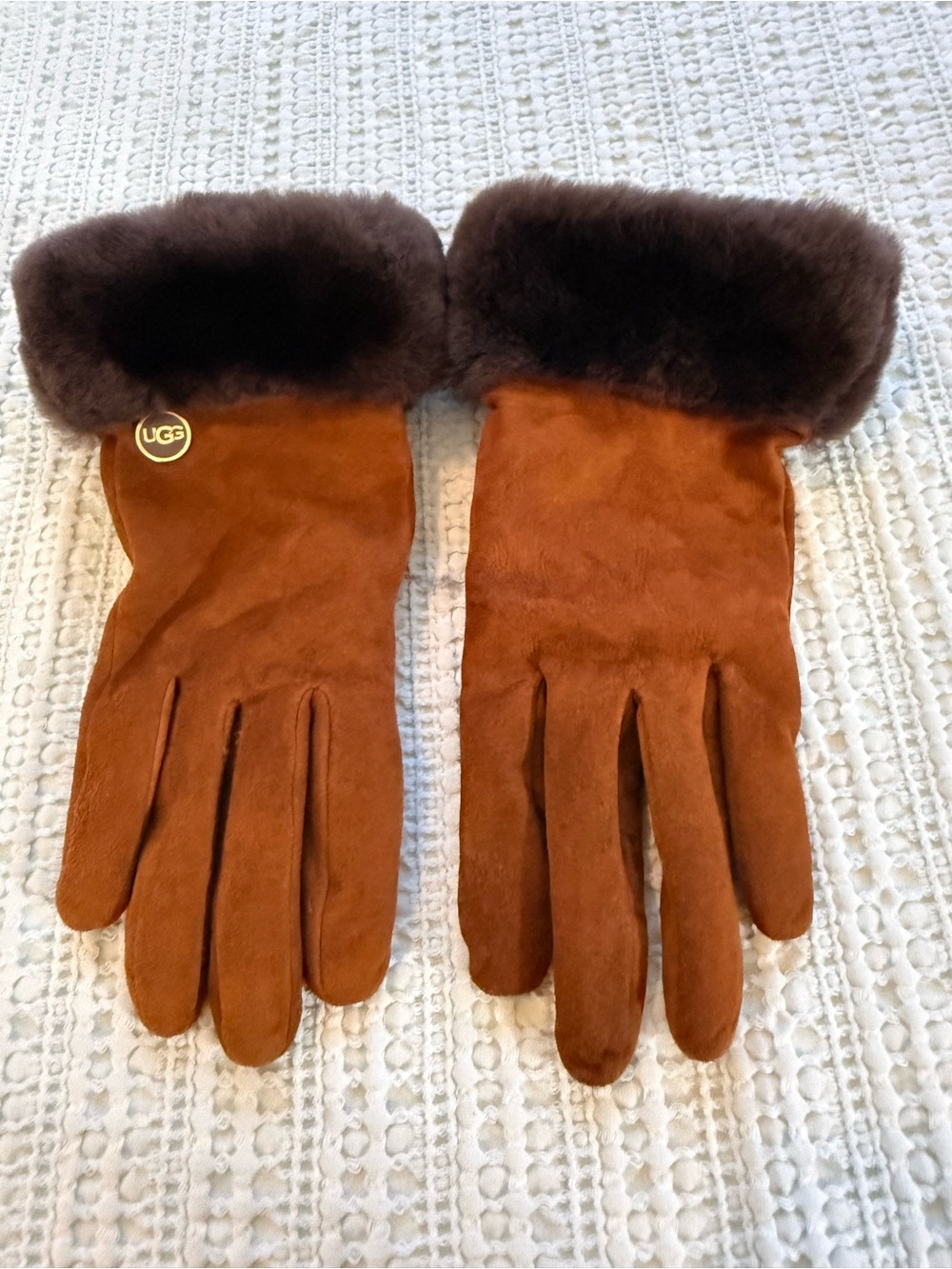 UGG Women's Chestnut Suede Gloves with Shearling Cuff - lined